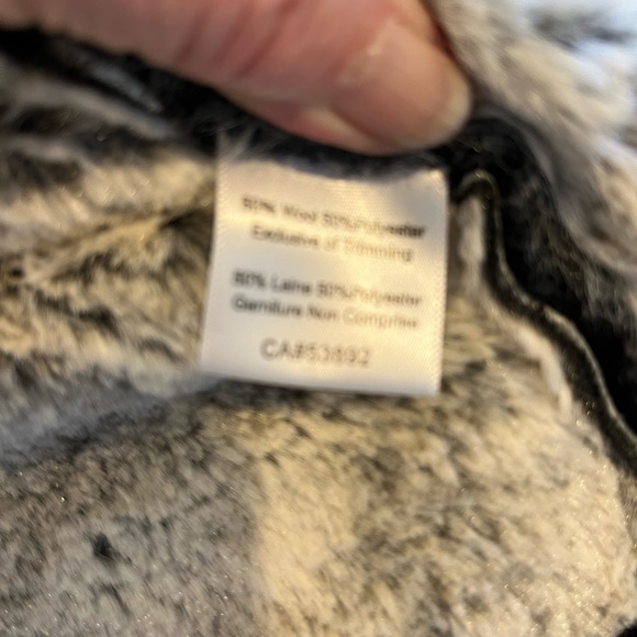 Like New ISLANDIC DESIGN beautiful coat/jacket sz M $350 - Picture 16 of 16